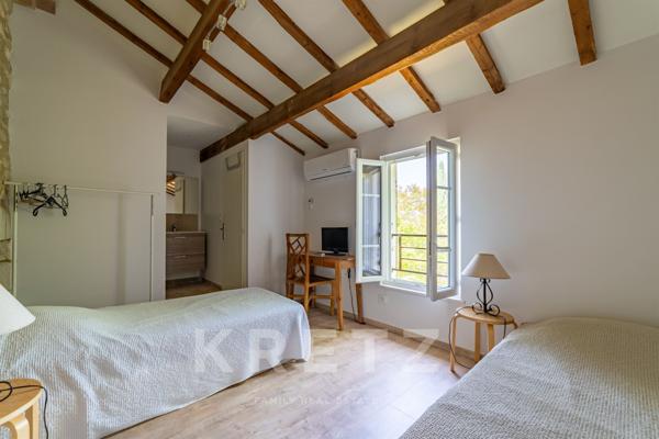 Propriété Provençale rénovée dans un écrin de verdure