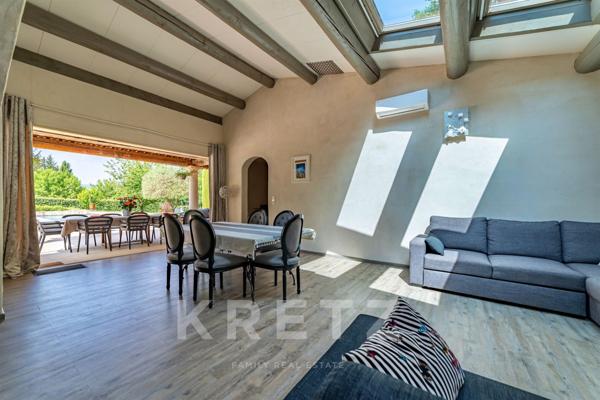 Propriété Provençale rénovée dans un écrin de verdure