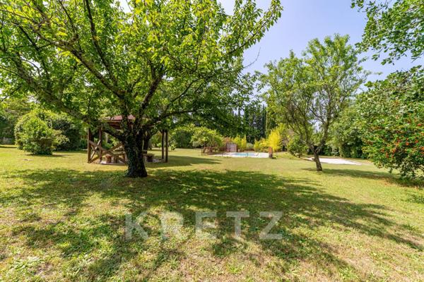 Propriété Provençale rénovée dans un écrin de verdure