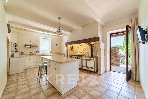 Propriété Provençale rénovée dans un écrin de verdure