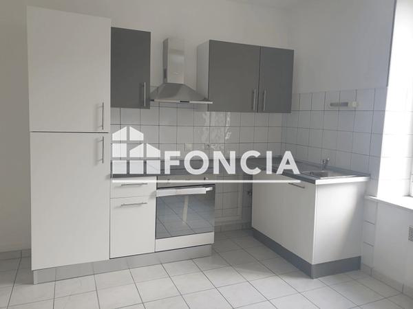 Location Appartement 2 pièces 35 m² - 28 RUE EMILE ZOLA Vrigne Aux Bois 08330