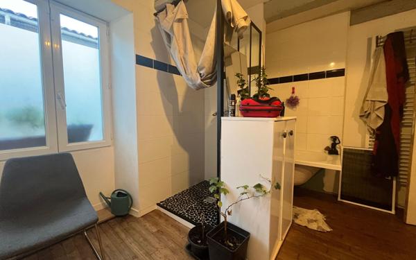 Maison à vendre    4 pièces •  Saint-Maixent-l'École