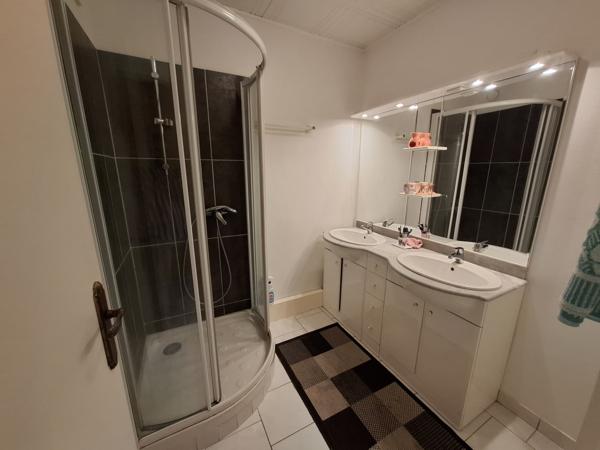 Appartement 3 pièce(s) 2 chambre(s) 69.7 m²