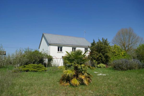 Sur 6400m² de terrain : 2 maisons à rénover !