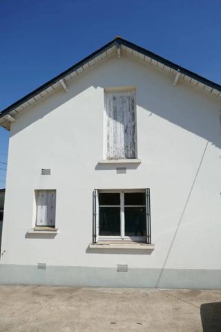 Sur 6400m² de terrain : 2 maisons à rénover !