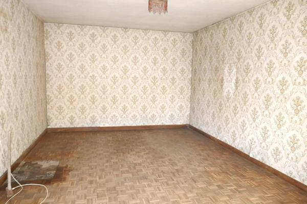 Sur 6400m² de terrain : 2 maisons à rénover !
