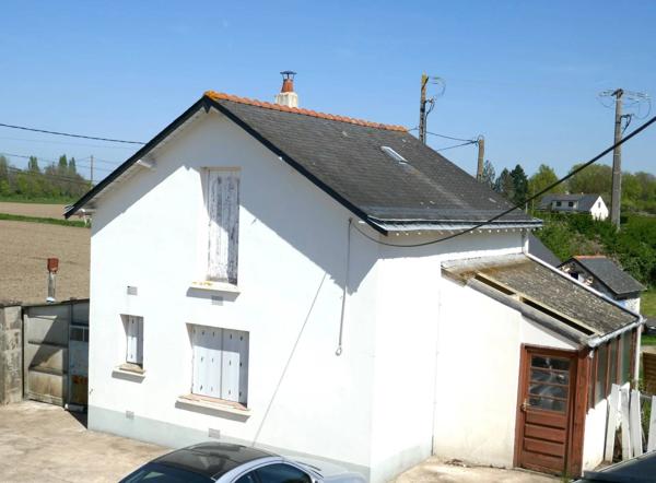 Sur 6400m² de terrain : 2 maisons à rénover !
