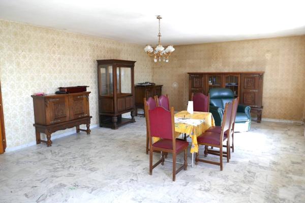 Sur 6400m² de terrain : 2 maisons à rénover !