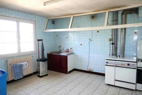Sur 6400m² de terrain : 2 maisons à rénover !