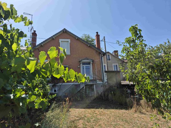 Belle maison des années 30 rénovée en hyper-centre – Lumineuse, charme de l’ancien, jardin et garage