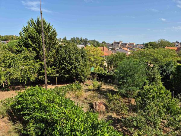 Belle maison des années 30 rénovée en hyper-centre – Lumineuse, charme de l’ancien, jardin et garage