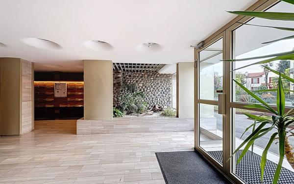 Appartement à vendre    4 pièces • 102 m2 Pau