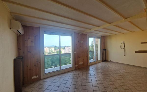 Appartement à louer    3 pièces •  Pont-Saint-Esprit