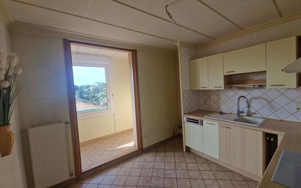 Appartement à louer    3 pièces •  Pont-Saint-Esprit