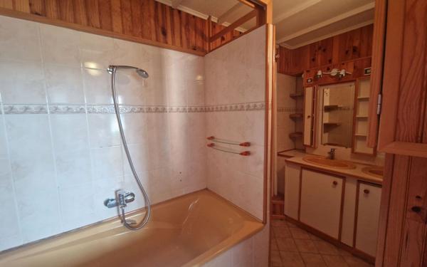 Appartement à louer    3 pièces •  Pont-Saint-Esprit