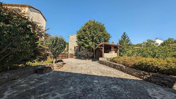 Ensemble immobilier en pierre