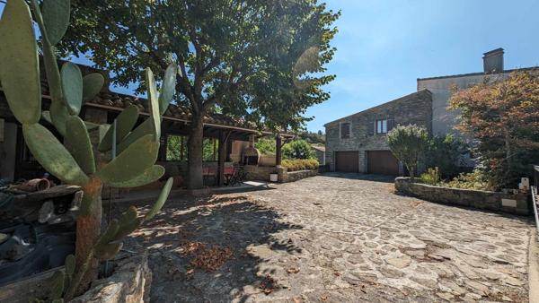 Ensemble immobilier en pierre