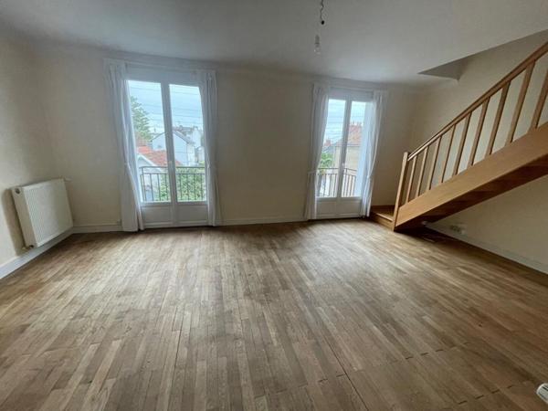 Petit Immeuble de 138 m²- 2 appartements avec caves et garages fermés - Toutes Aides