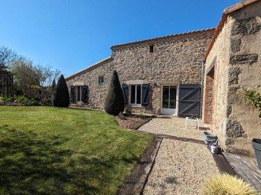 Propriete à vendre à Les Herbiers en Vendée (85500), ref : 85013-1090068