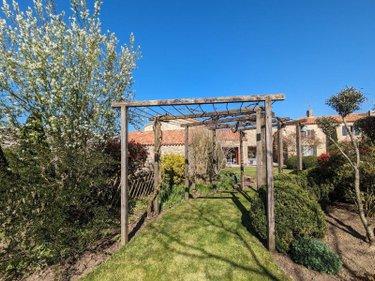 Propriete à vendre à Les Herbiers en Vendée (85500), ref : 85013-1090068