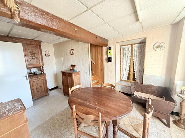 Maison de village à rénover – Crémeaux