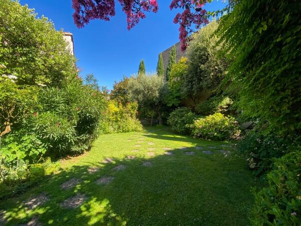 Propriété de charme à deux pas des quais de Bourg-Charente