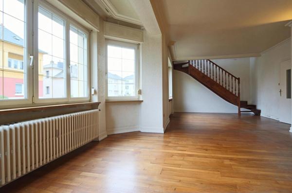 Maison familiale 7 pièces · 5 chambres · jardin et garages – THIONVILLE