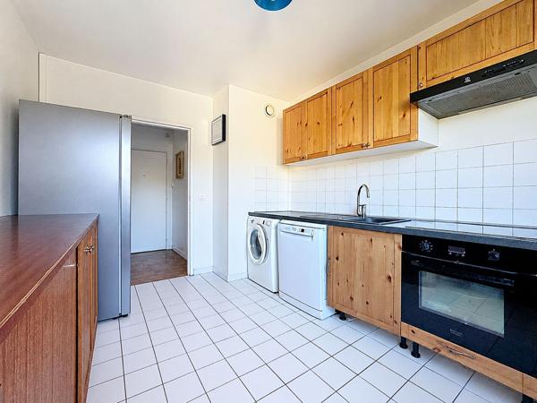 Appartement 3 pièces de 62 m² avec terrasses et box  Antony, quartier Pajeaud