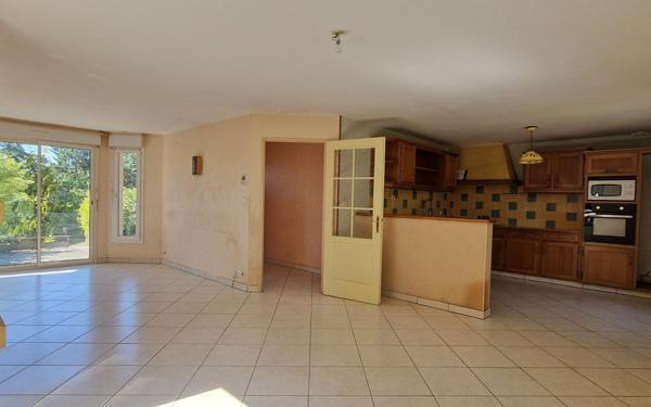 Maison à vendre    4 pièces •  Boucé