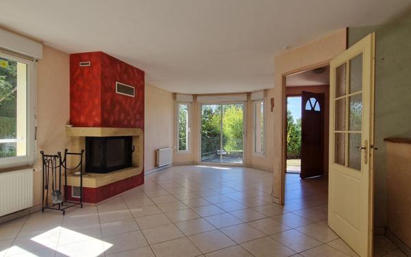 Maison à vendre    4 pièces •  Boucé