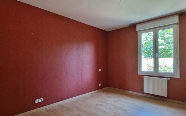 Maison à vendre    4 pièces •  Boucé