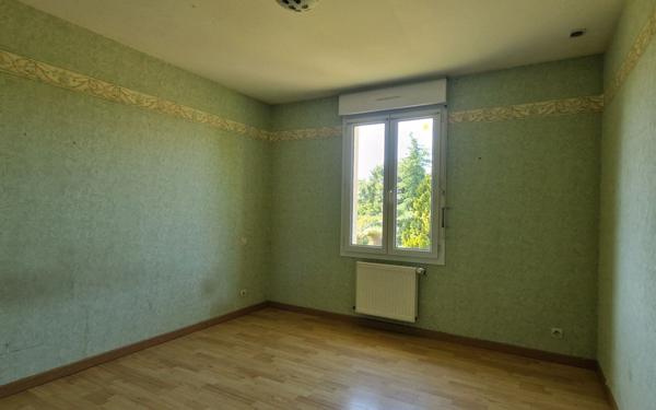 Maison à vendre    4 pièces •  Boucé