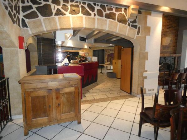 Local Professionnel et commercial à vendre à Gerzat dans le Puy-de-Dôme (63360), ref : 13352/377   
Centre ville