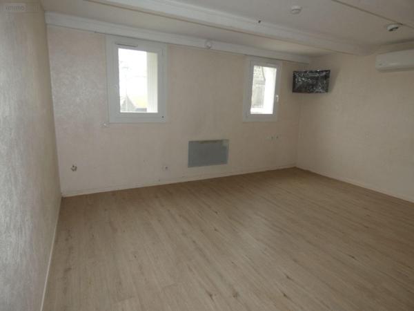 Local Professionnel et commercial à vendre à Gerzat dans le Puy-de-Dôme (63360), ref : 13352/377   
Centre ville