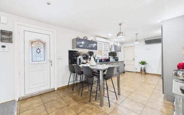 Maison à vendre    4 pièces •  Colombier