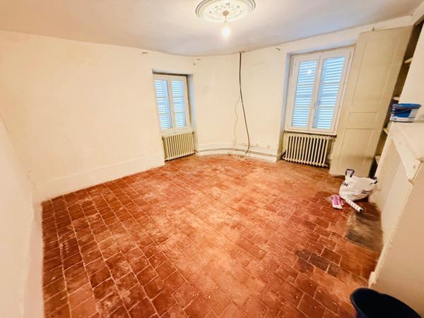 Maison de ville ou immeuble de rapport bon rendement sup à 10%