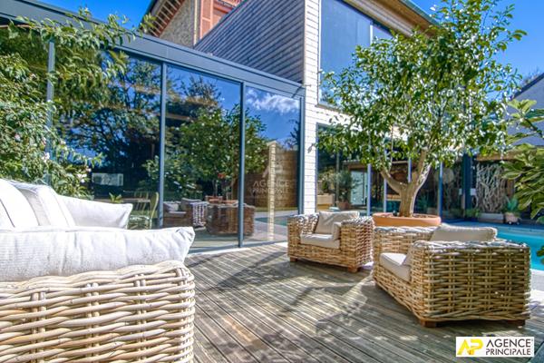 Le Chesnay Rocquencourt - Maison 8 pièces 327 m² au sol sur parcelle de 718 m² avec piscine et double garage automatisé €1 890 000 ** - Référence 27470