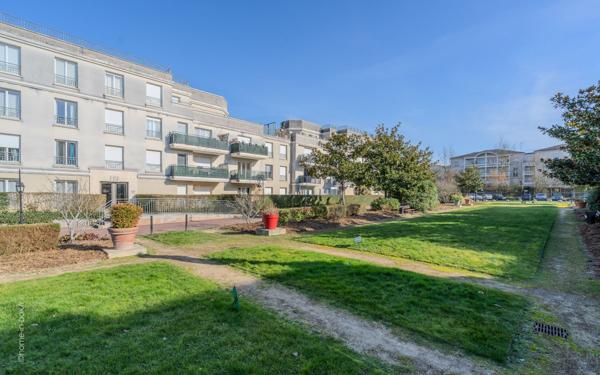 Appartement à vendre    4 pièces • 75,16 m2 Montévrain