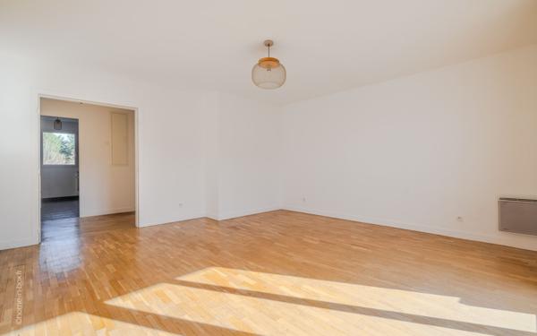 Appartement à vendre    4 pièces • 75,16 m2 Montévrain