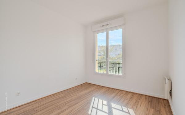 Appartement à vendre    4 pièces • 75,16 m2 Montévrain