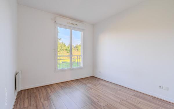 Appartement à vendre    4 pièces • 75,16 m2 Montévrain