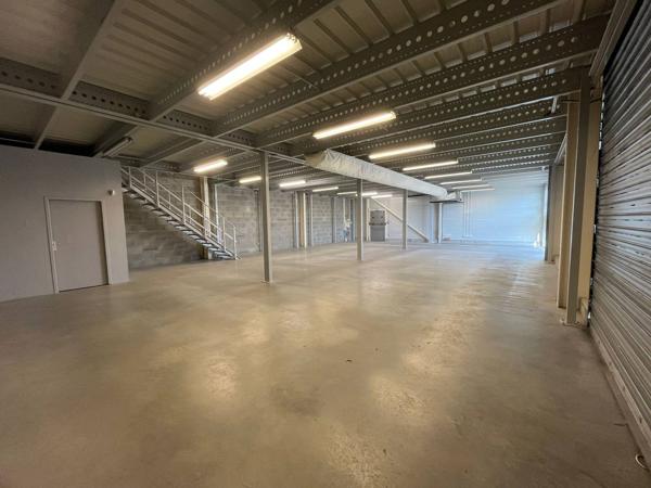 Local commercial environ 400m² sur la commune de Davézieux