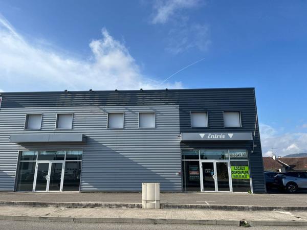 Local commercial environ 400m² sur la commune de Davézieux