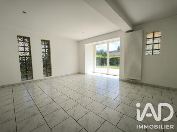 Location maison 5 pièces 116 m² Bogny-sur-Meuse