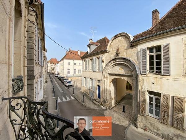 Appartement de caractère – 6 pièces – 160 m² – Centre-ville de Lons-le-Saunier