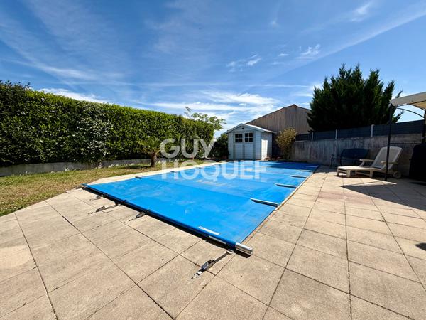 Maison de plain-pied avec piscine à Saint-Xandre - Un véritable havre de paix !
