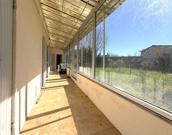 LAROQUE TIMBAUT - Maison de maitre en pierre de 6 pièces avec 4 chambres, - 165 000 €