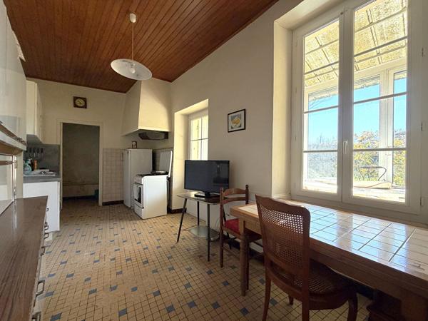 LAROQUE TIMBAUT - Maison de maitre en pierre de 6 pièces avec 4 chambres, - 165 000 €