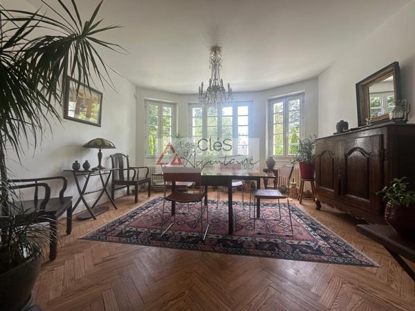 Maison 7 pièce(s) 3 chambre(s) 185 m²