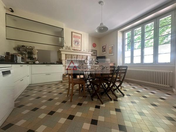 Maison 7 pièce(s) 3 chambre(s) 185 m²
